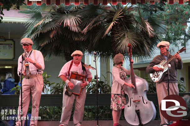 Dinner entertainment, the Ellis Island Boys