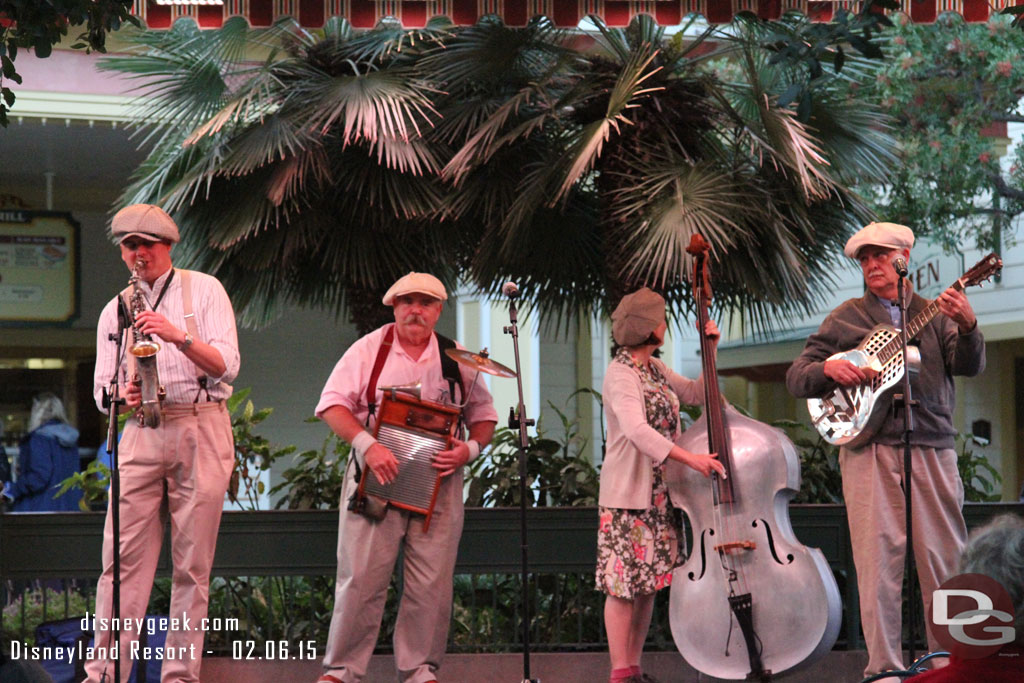 Dinner entertainment, the Ellis Island Boys