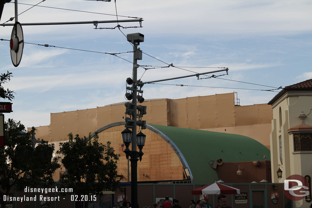 Passing back through Carthay Circle.  A better look at the Soarin scaffolding.