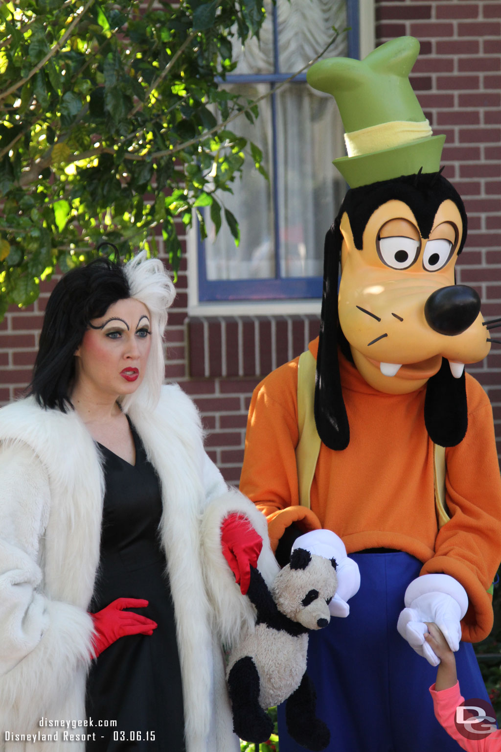 Cruella & Goofy near City Hall