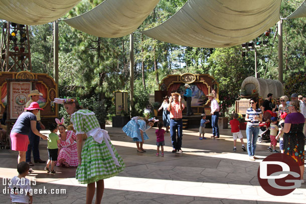 There are also a half dozen dancers that interact with guests.
