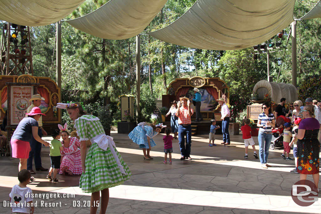 There are also a half dozen dancers that interact with guests.