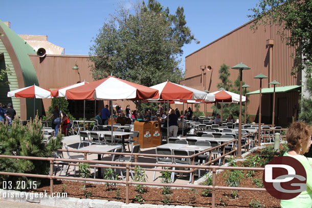 Another look at the outdoor dining area.