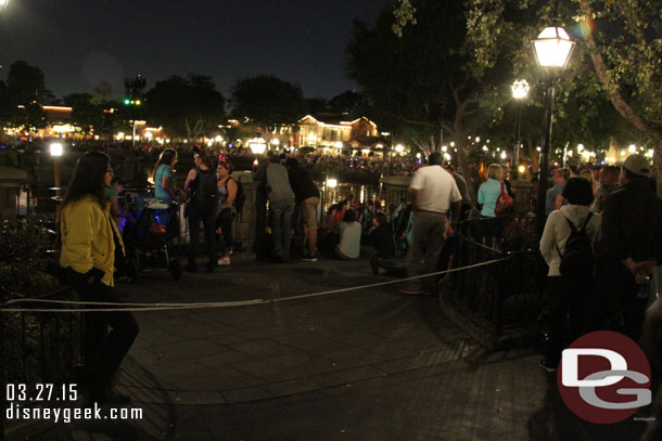 Continuing up the walkway another FastPass area is virtually empty.  I think they should open areas like this at show time for stand by guests.