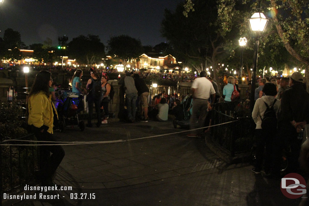 Continuing up the walkway another FastPass area is virtually empty.  I think they should open areas like this at show time for stand by guests.