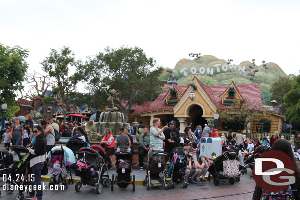 Strollers and people surrounded the fountain today.