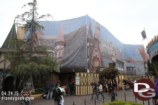 The facade of Pinocchio is being worked on.