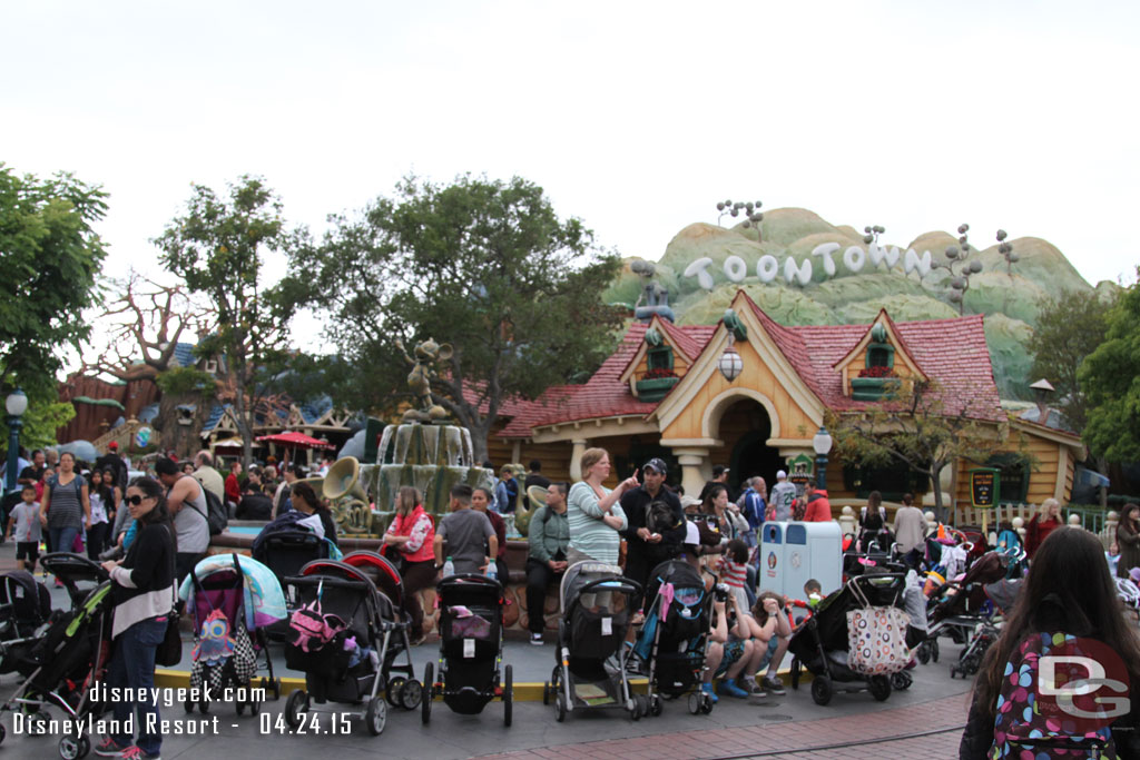 Strollers and people surrounded the fountain today.