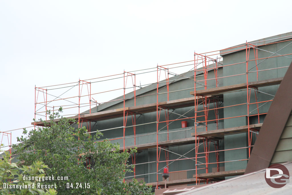 Looks like a brown checkerboard pattern being added to some of the building.