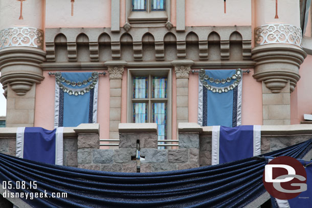 Here you can see the metal rails that can be extended for fall protection when Cast members need to be on the Castle.