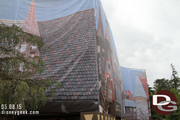 The facade of Pinocchio is still being worked on too