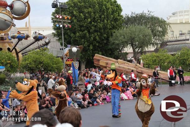 No drum for the Chip/Dale/Goofy/Pluto they were just dancing along the parade route.