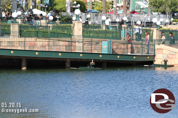 Noticed what looks like new fountains right up against the viewing area.