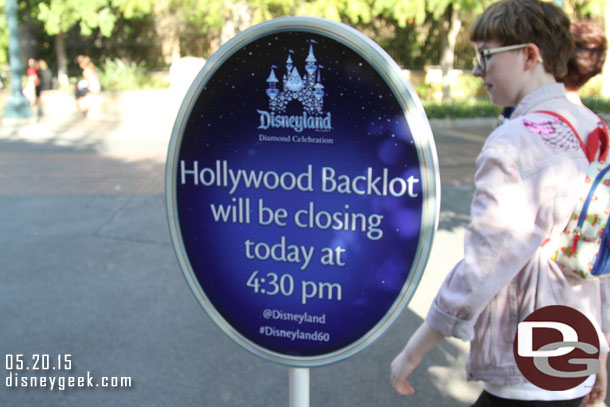 Learned the Backlot closed at 4:30.. so that meant my plan of walking that way was not going to work.