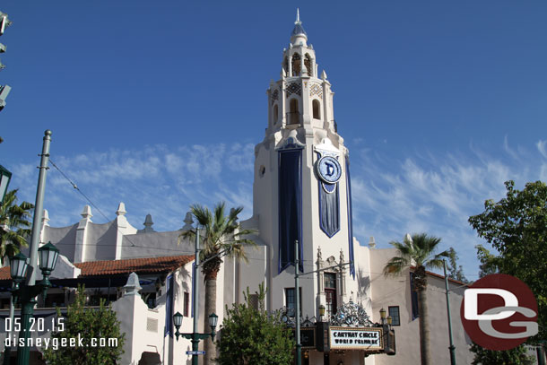 Thought the clouds were interesting in this picture.  Also note the marquee is still the regular Carthay Circle World Premiere.. this will change come Friday.