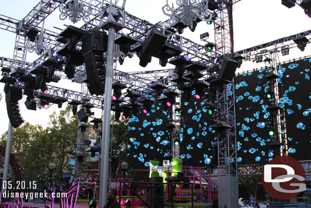 The main stage awaiting the return of the Mad T Party Band.