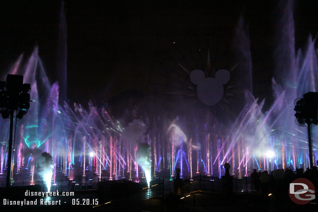 Here you can see the new smoke effects, the fountain heads that were close to the viewing area.