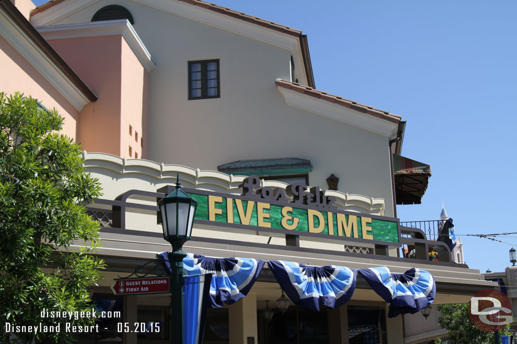 Buena Vista Street has blue banners/buntings just like Main Street.