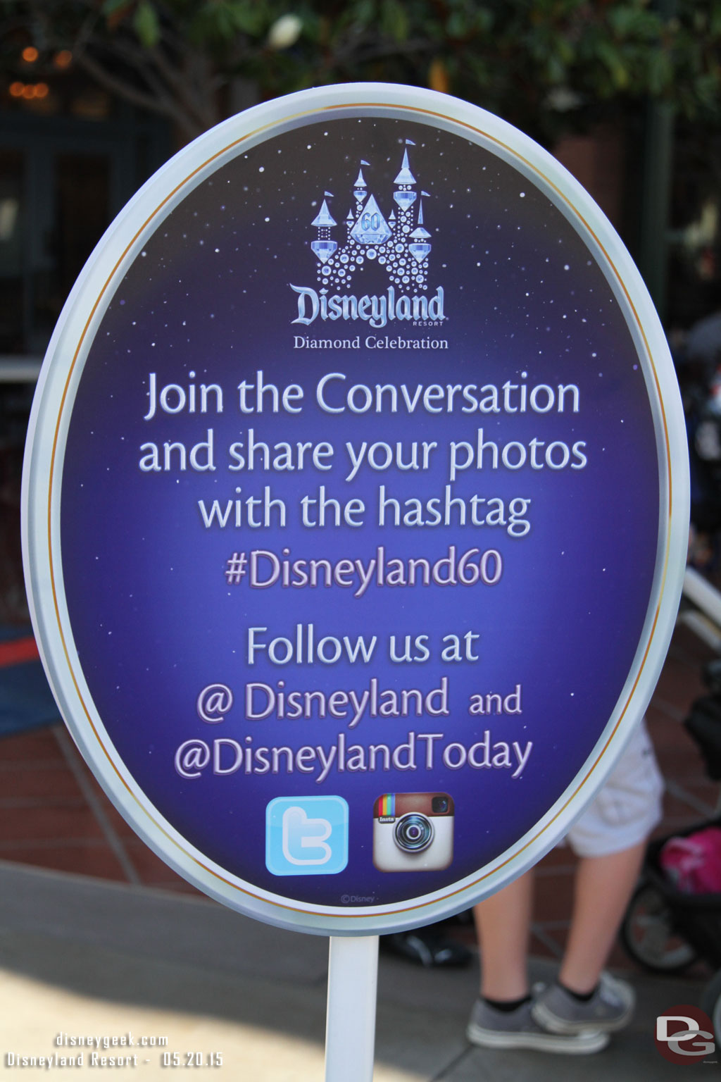 A sign encouraging you to post your comments on Buena Vista Street.  I liked the idea but it really did not fit with the 1930 theme.