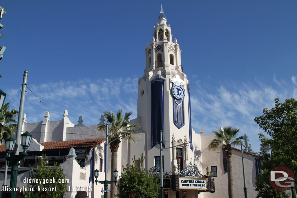 Thought the clouds were interesting in this picture.  Also note the marquee is still the regular Carthay Circle World Premiere.. this will change come Friday.