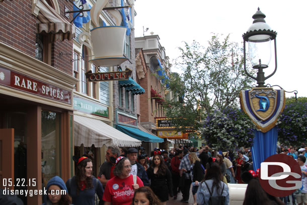 This is the line for the Market House at 7:12am.. it stretch down past Disney Showcase.  Guess everyone wanted their Starbucks before starting their day.