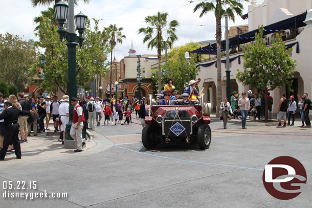 Five and Dime rolling into Carthay Circle for a performance.