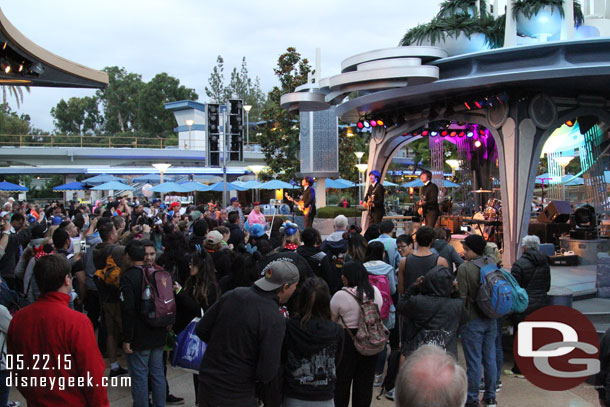 The crowd for the first set was not too much larger than an average Friday.