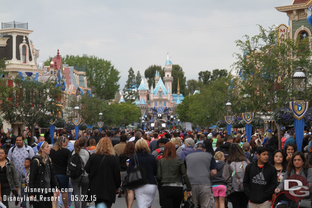 The view of Main Street at 7:05am.  Still a lot of guests flooding into the park.