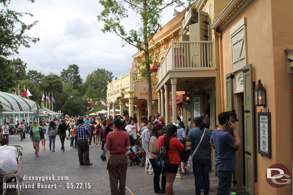 After eating walked back through around 4:20pm and the line had been reconfigured and stretched back past the Golden Horseshoe.