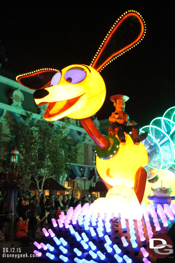 Slinky Dog transporting the Toy Story group