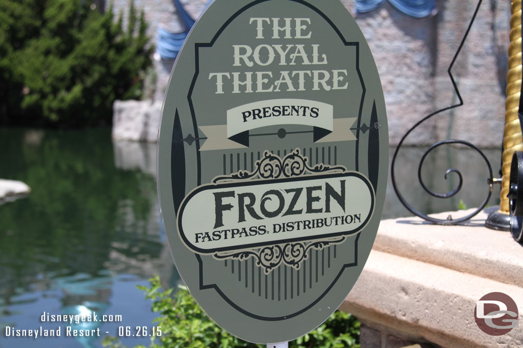 The Royal Theatre FastPass distribution carts moved.. they were not in the hub.