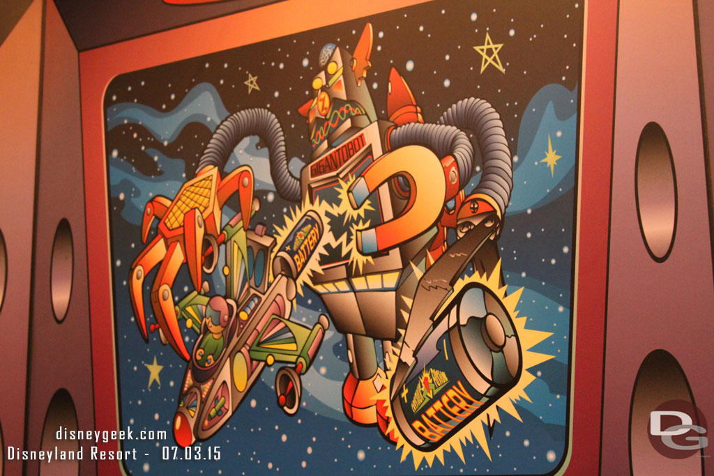 Next up stopped by Buzz Lightyear (only a 5 minute wait).  Across the way Star Tours was posted at 10 minutes.