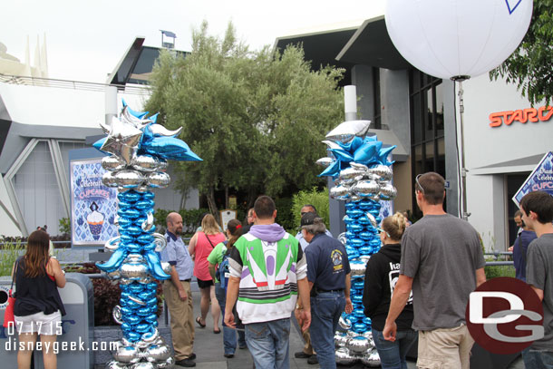 The Magic Eye Theatre was very popular this morning.  It was another cupcake distribution location.