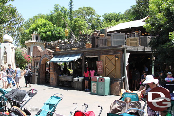 Wow you could see pavement in Adventureland for a second mid day.