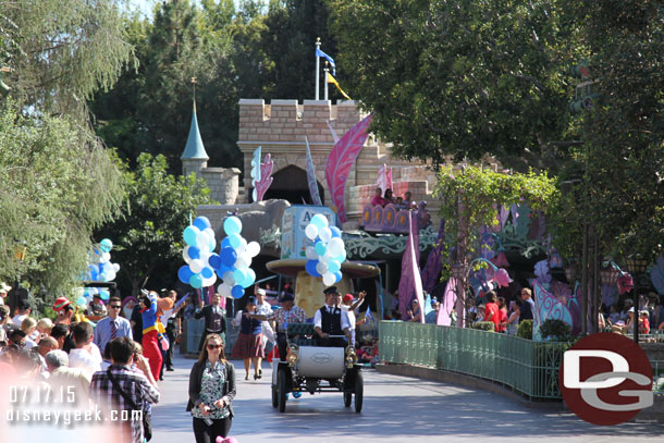 Walts Runabout car leading the procession.