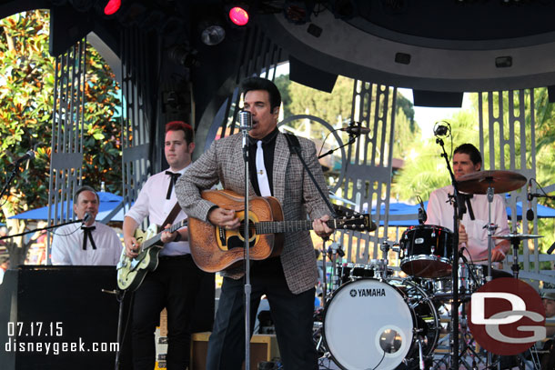 Elvis, Scot Bruce, was performing at the Tomorrowland Terrace this evening.