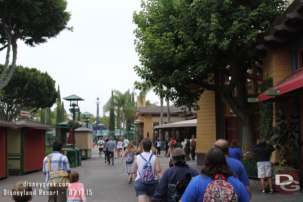 A steady stream of guests for 7am but no big crowd yet, I kept expecting to walk around a corner and run into a mob.