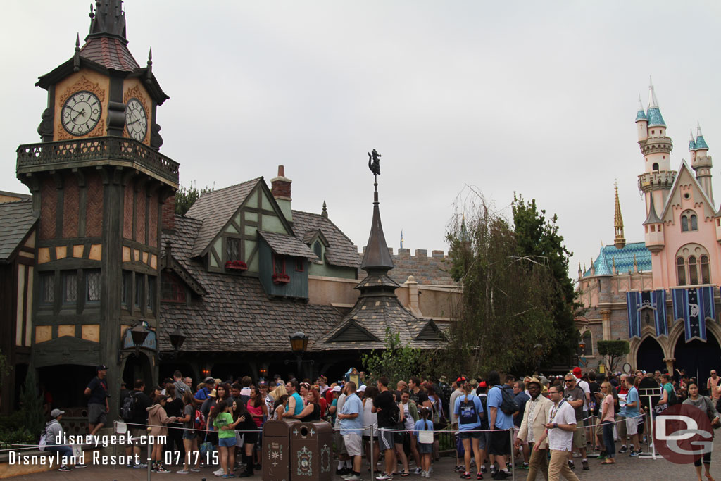 Peter Pan on the other hand was over an hour with a full queue and extended queue.