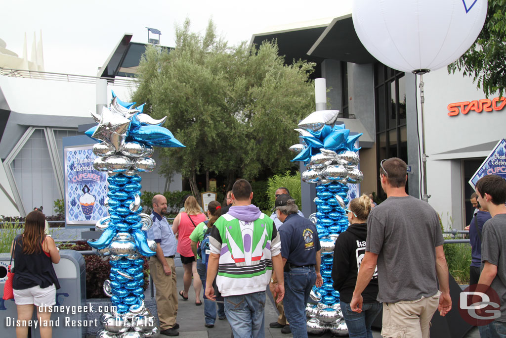 The Magic Eye Theatre was very popular this morning.  It was another cupcake distribution location.