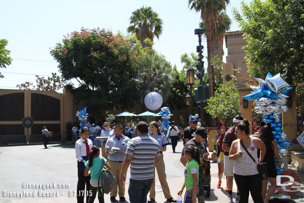 Cupcakes were also available in Disney California Adventure.  Here is a distribution location near the Tower of Terror.