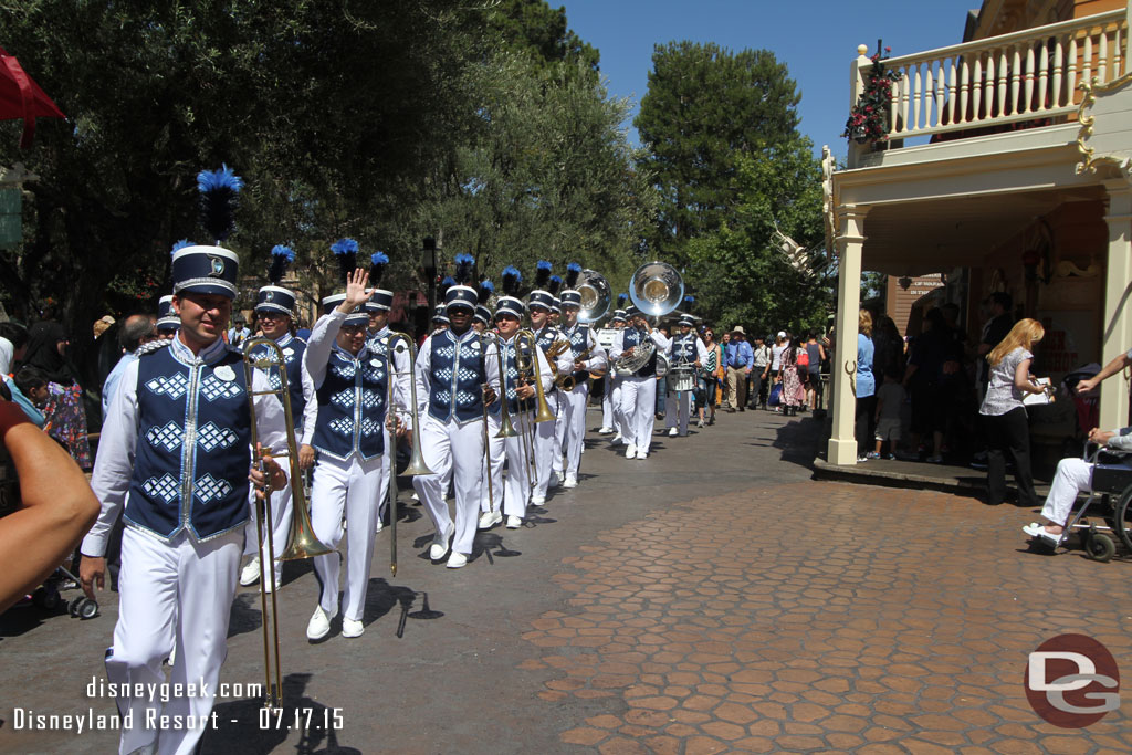 Back for the 3:05pm Disneyland Band performance to get some still images since I took video at the first one and to see if they did anything different (it was the same exact set).