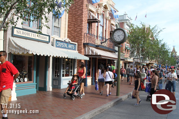 Almost 5:15pm and no one camped out for Paint the Night, on the sunny side of the street.  