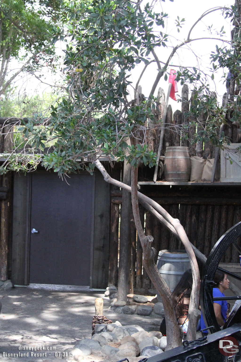 A door to enter the construction site from the Frontierland side.