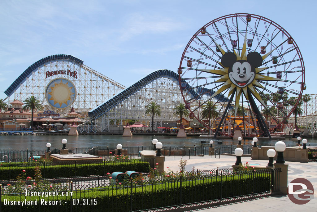 All is quiet in Paradise Park and Bay.  Interesting the projector housing now stick out of the water when the fountains are down.   I miss the Instant Concerts.