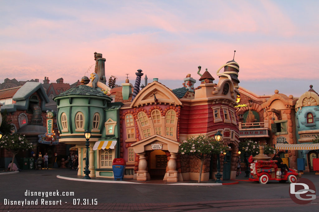 A rare moment of quiet in Toontown in the evening.