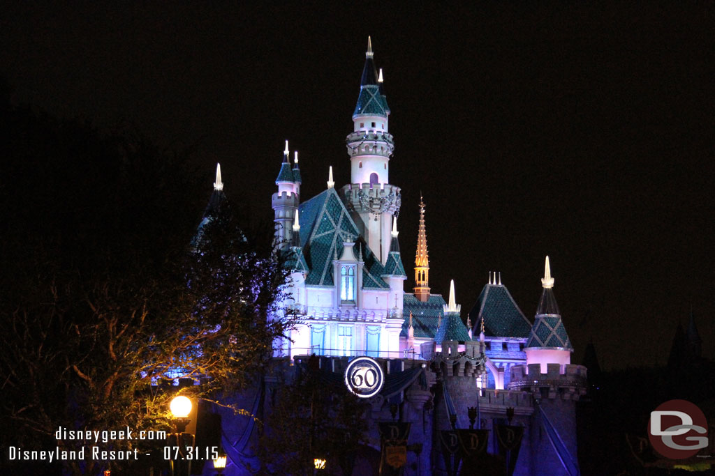 Continuing my experimentation with viewing for Disneyland Forever this week I opted to find a spot on the West side.  Just short of the walkway through the hub.  Here is the view of the castle.. only 50 minutes until show time!