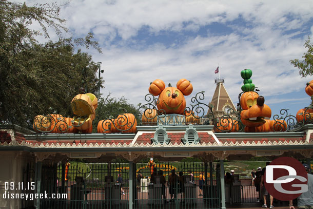 The large character pumpkins have returned over the park entrance/exits.
