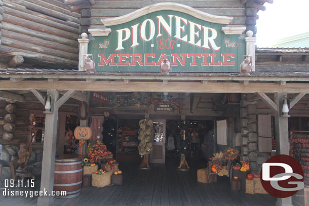 Pioneer Mercantile has some fall/Halloween props out.