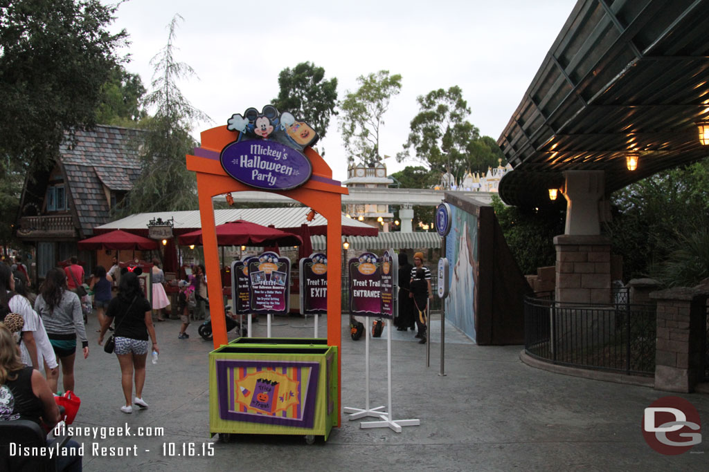 More party prep in the walkways.