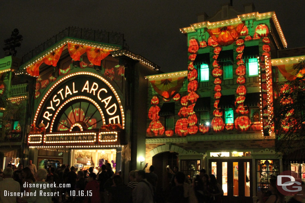 One last shot before moving on.  It was only 7:15pm but cast members seemed anxious for day guests to leave, even though the announcement said an hour of shopping which mean 8pm cast members were telling me I needed to clear by 7:30pm.